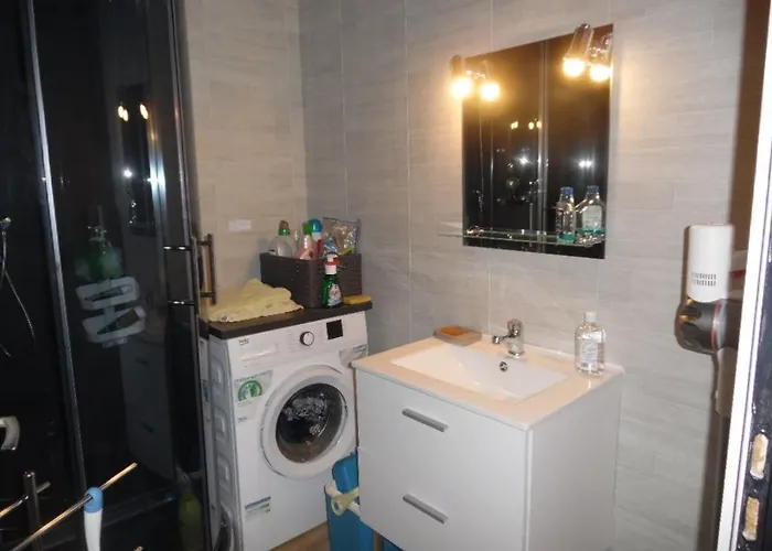 Confort Avec Balcon, Clim, Parking Prive, A 50m Des Thermes Et 100m Du Centre, A Amelie-les-bains - Fr-1-703-59 Amélie-les-Bains-Palalda