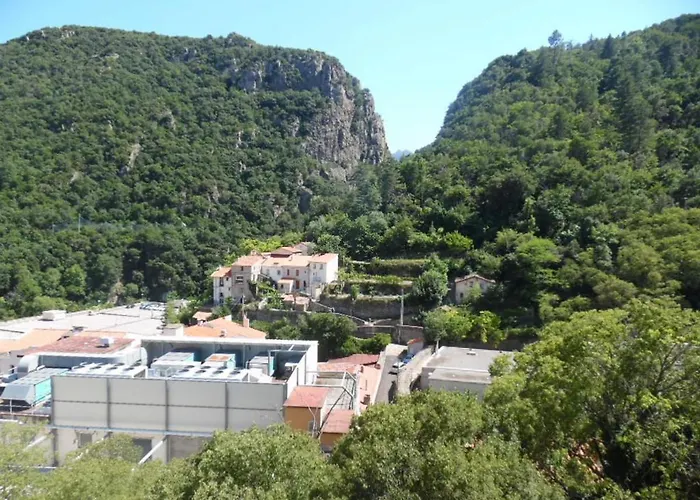 Confort Avec Balcon, Clim, Parking Prive, A 50m Des Thermes Et 100m Du Centre, A Amelie-les-bains - Fr-1-703-59